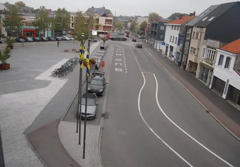 Antwerpsesteenweg - Dorpsplein in de Antwerpsesteenweg