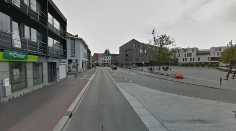 Antwerpsesteenweg - Dorpsplein nieuw in de Antwerpsesteenweg