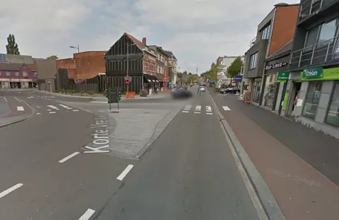 Antwerpsesteenweg - Dorpsplein nieuw 2 in de Antwerpsesteenweg
