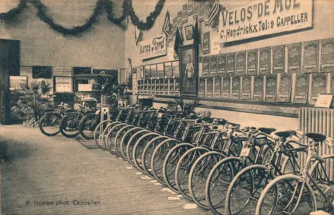 Antwerpsesteenweg - Garage en Velo De Mol 1925 in de Antwerpsesteenweg (1925)