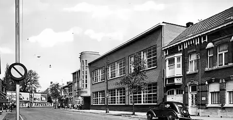 Antwerpsesteenweg - Meisjesschool - Wedyfoto in de Antwerpsesteenweg