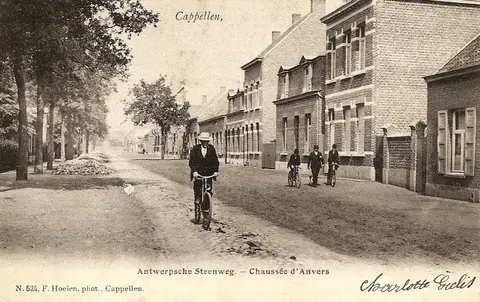 Antwerpsesteenweg in de Antwerpsesteenweg