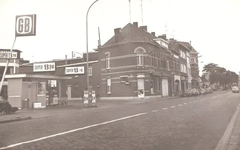 Antwerpsesteenweg - Tankstation in de Antwerpsesteenweg