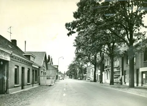 Antwerpsesteenweg 1960 - Roma-De Lelie in de Antwerpsesteenweg (1960)