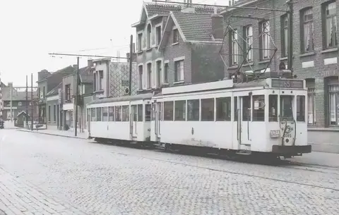 Antwerpsesteenweg Tram 65 in de Antwerpsesteenweg