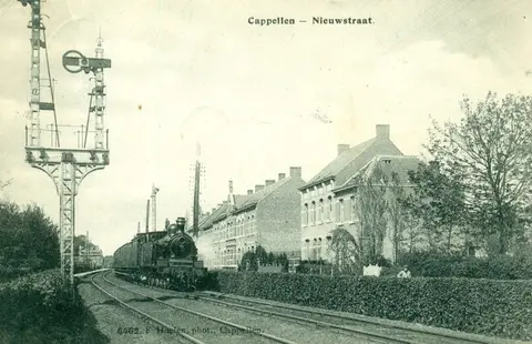 Nieuwstraat - Lucien Bevernagestraat - Stoomtrein in de Lucien Bevernagestraat