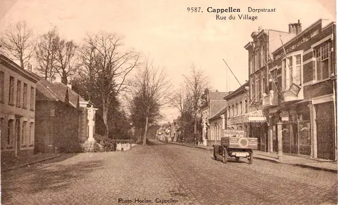 Dorpsstraat - Beeld H.Hart in de Dorpsstraat