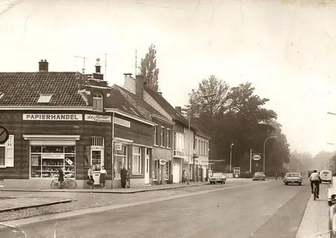 Dorpsstraat - Esso in de Dorpsstraat