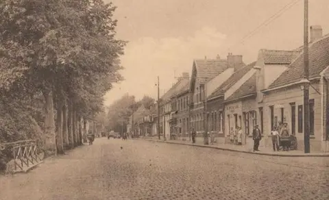 Dorpsstraat - Geuzenhoek in de Dorpsstraat