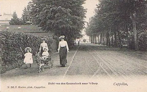 Dorpsstraat - Geuzenhoek naar Dorp in de Dorpsstraat