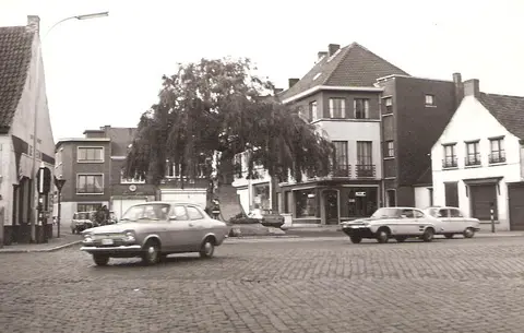 Dorpsstraat - Kruispunt 5 in de Dorpsstraat