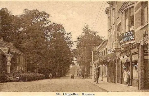 Dorpsstraat - heilgenbeeld en café Concordia in de Dorpsstraat