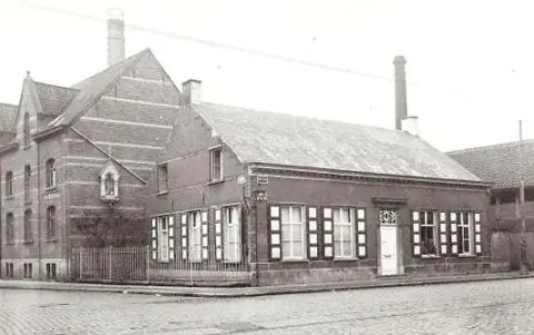 Dorpsstraat - huis en brouwerij Veraart in de Dorpsstraat