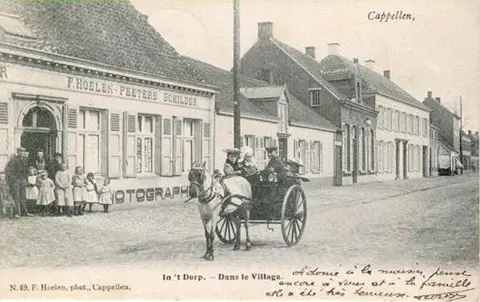 Dorpsstraat - winkel Hoelen in de Dorpsstraat
