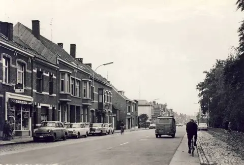 Dorpstraat 12 in de Dorpsstraat 12