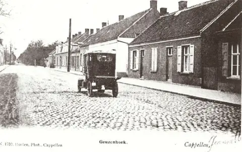 Geuzenhoek 1900 in de Dorpsstraat (1900)