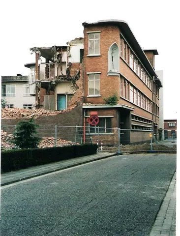 Kerkstraat - Sint Jozefkliniek 2000 in de Oude Kerkstraat (2000)