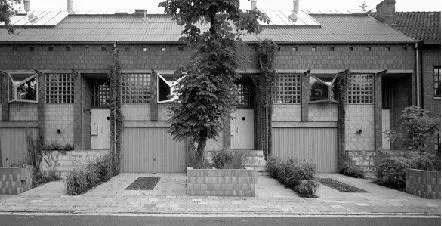 Ph. Spethstraat - Driewoonst - Jo Crepain in de Dorpsstraat