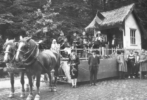 100 jaar Belgie - Eeuwfeest - oude herberg (1930)