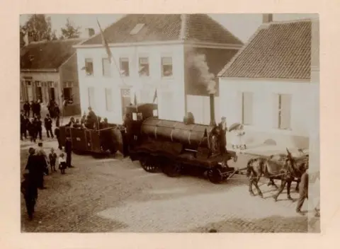 75 1 Hoelen
