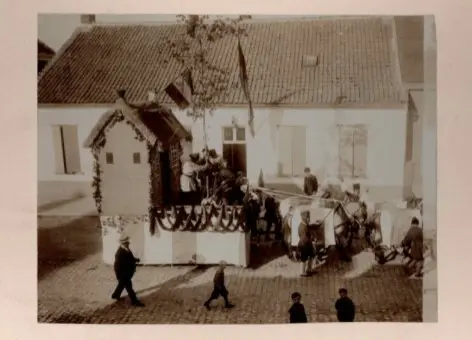 75 8 Hoelen