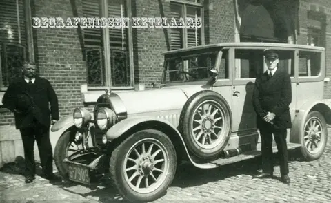 Begrafenissen Ketelaars_1 in de Guyotlei