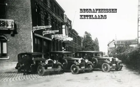 Begrafenissen Ketelaars_2 in de Guyotlei