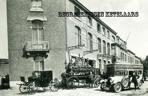 Begrafenissen Ketelaars_4 in de Guyotlei