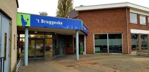 Afbraak Bruggeske 8 in de Hoevensebaan