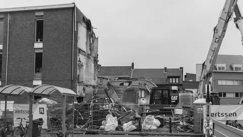 Afbraak Hoevensebaan in de Hoevensebaan