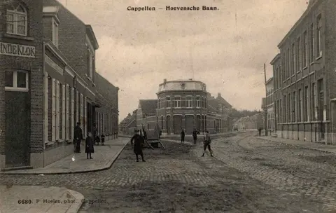 Hoevensebaan - Hoelen in de Hoevensebaan