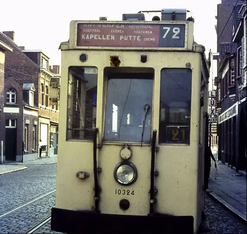 Hoevensebaan - Tram 72  2 in de Hoevensebaan