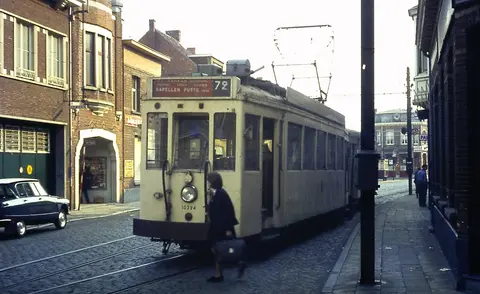 Hoevensebaan - Tram 72 in de Hoevensebaan