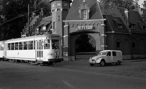 Antwerpsesteenweg - Zilverhof - Tram in de Antwerpsesteenweg