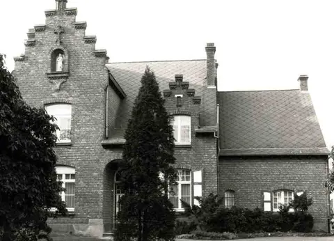 Hoogboom - Hoogboomsteenweg 274 - Klooster met school in de Hoogboomsteenweg 274