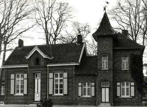 Hoogboom - Hoogboomsteenweg 286-288 - School, klooster, portierswoning in de Hoogboomsteenweg 286