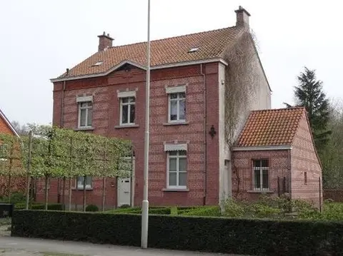 Hoogboom - Pastorijwoning 2 - Hoogboomsteenweg 241-245 in de Hoogboomsteenweg 241