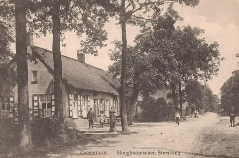 Hoogboomsteenweg - Moeder Mennekens in de Hoogboomsteenweg
