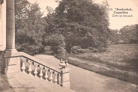 Kasteel Beukenhof - Hoelen - Zicht op het park