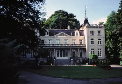 Van Vredenburchlaan - Gemeentehuis
