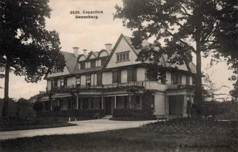 Kasteel Dennenburg - Hoelen 6539