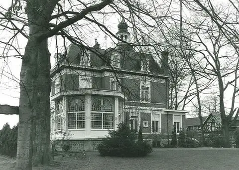 Kasteel Op den Wal 3 - Meidoornlaan 9 in de Meidoornlaan 9