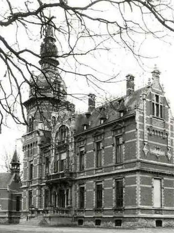 Kasteel Starrenhof 2 - Kapelsestraat 61 in de Kapelsestraat 61
