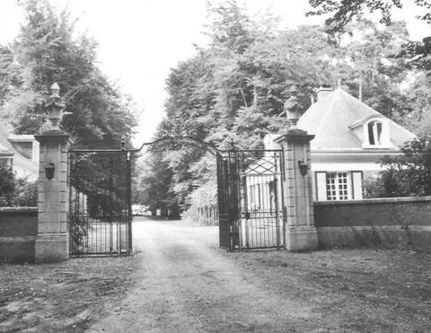 Kasteel Wolvenbos - Toegangspoort 2