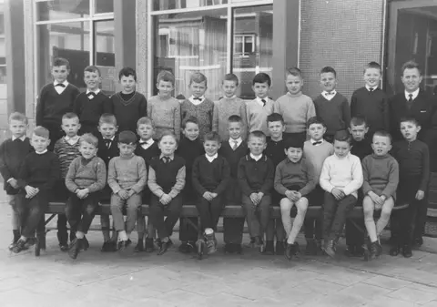 Broedersschool 2de lj 1963-1964 (1964)