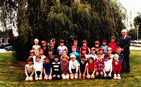 Broedersschool 2de lj 1980-1981 (1981)