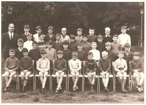 Klasfoto - Broedersschool St. Jozef 1968-1969 - 4de leerjaar - meester Mens (1969)
