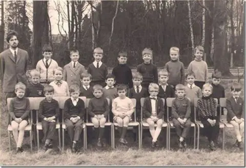 Klasfoto - Broedersschool St. Jozef 1969-1970 - 1ste leerjaar - meester Dirckx (1970)