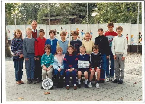 Klasfoto - De Platanen 1987-1988 - 6de leerjaar - meester Brijssinck (1988)