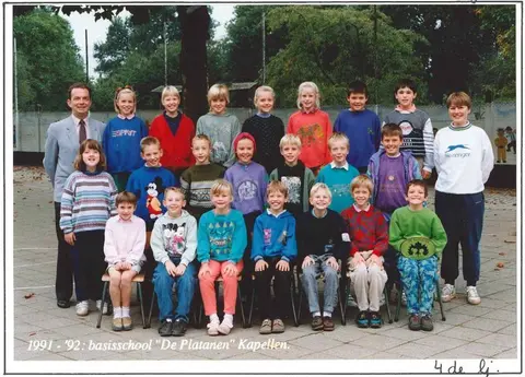 Klasfoto - De Platanen 1991-1992 - 4de leerjaar - juf Mariann en meester De Sitter (1992)